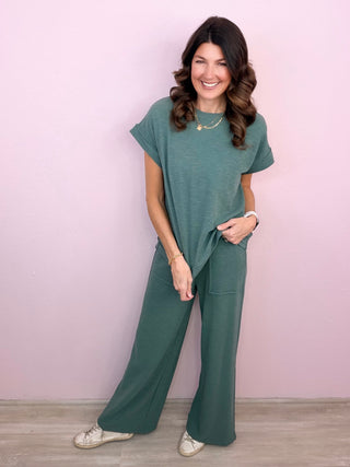 She's Busy Solid SET