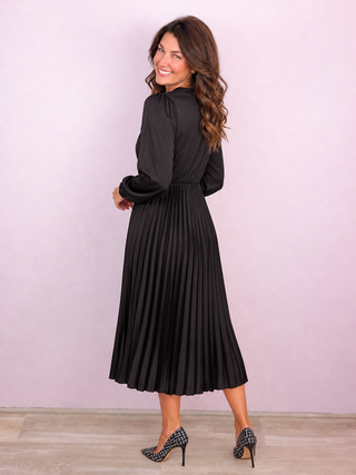 Evening Elegance Pleated Midi Dress