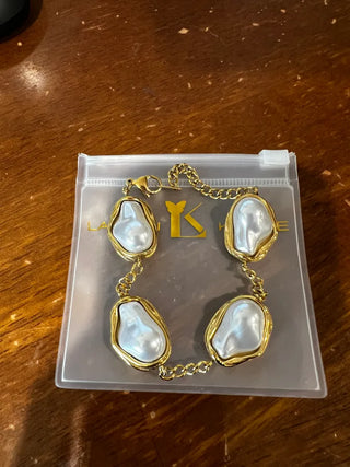 MADDIE PEARL BRACELET