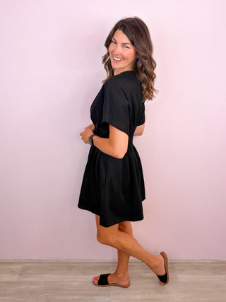 Confident Chic Dress (Black)