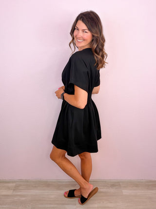 Confident Chic Dress (Black)