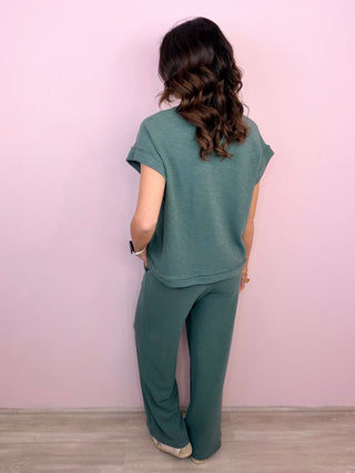 She's Busy Solid SET