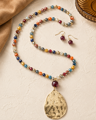 Beaded Necklace with Teardrop Pendant